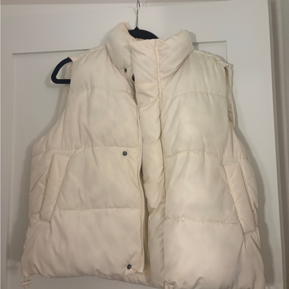 Urban Outfitters Women's Cream Puffer Vest
